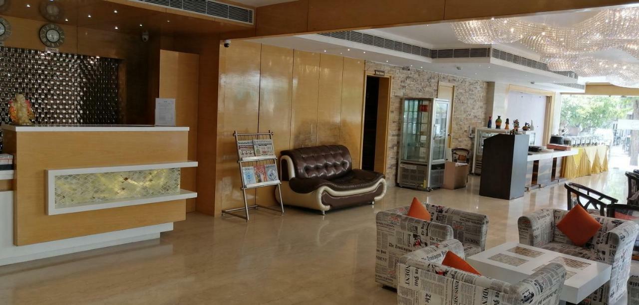 Kyriad Hotel Jaipur By Othpl מראה חיצוני תמונה