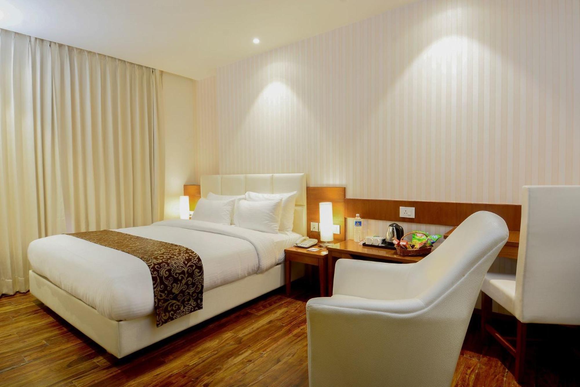 Kyriad Hotel Jaipur By Othpl מראה חיצוני תמונה
